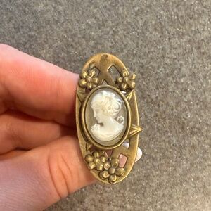 Vintage Jan Michaels Cameo Ring in Antique Gold